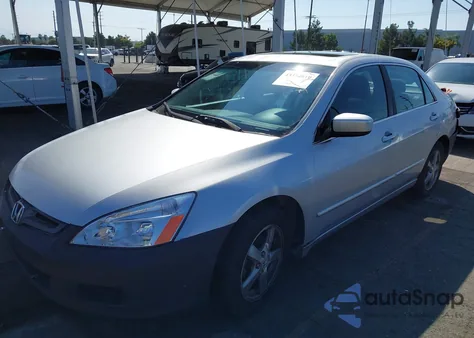 2005 Honda Accord 2.4 Ex из США, поврежденный, VIN 1HGCM56755A173096